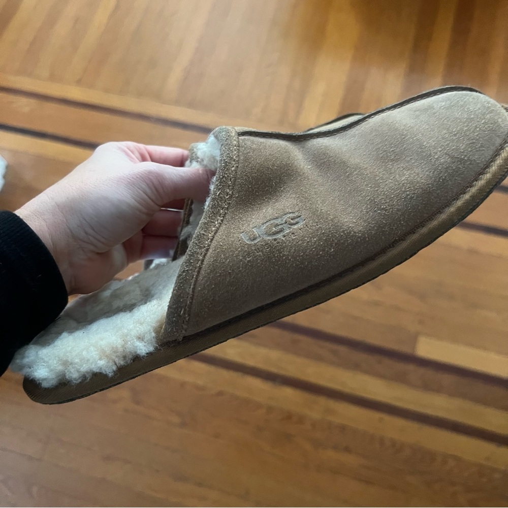 UGG women’s Scuff slippers 11 good preowned condition